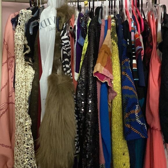 SALE! For resellers looking to buy in bulk! Items from my closet and unlisted - Picture 5 of 12